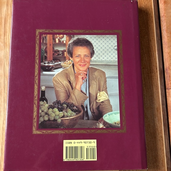 The Villa Table 300 Classic Italian Recipes 1st Ed 1993 De’Medici Hardcover Book - Picture 5 of 6